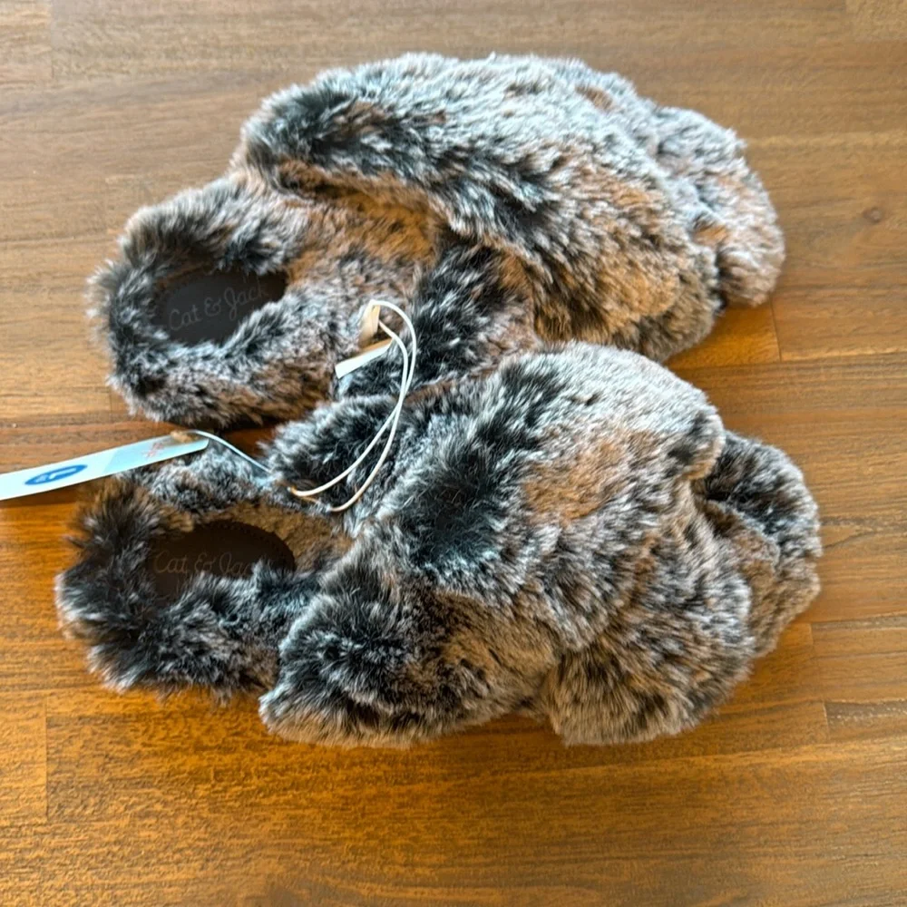 🎈Cat & Jack Youth Black Licorice/Brooklyn Crossband Fur Slippers, Large 4/5, NWT